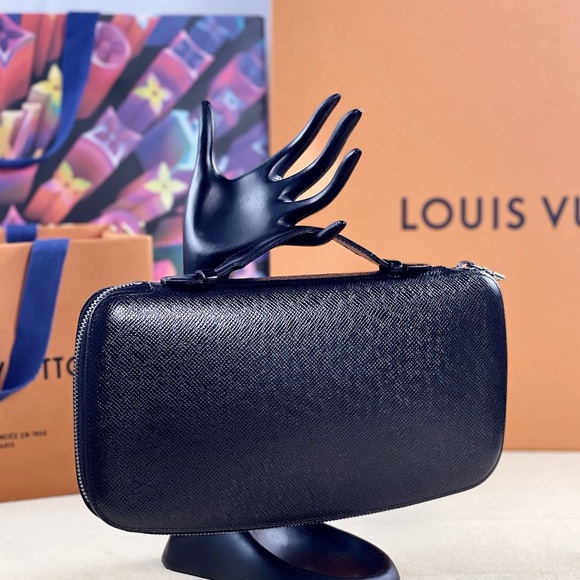 Louis Vuitton Handbags - 🌎✨AUTHENTIC✨🌏 LOUIS VUITTON Taiga Atoll Travel Organizer Ardoise